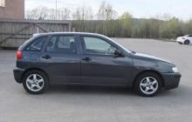 Tres belle Seat Ibiza 1,4 comfort,année 1999,diesel acheter vendre
