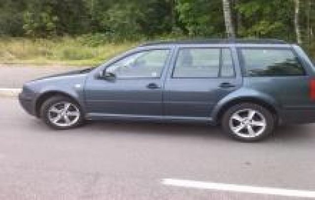 Volkswagen Golf 1.4 2000, 273 000 km, kr 12 500,- acheter vendre