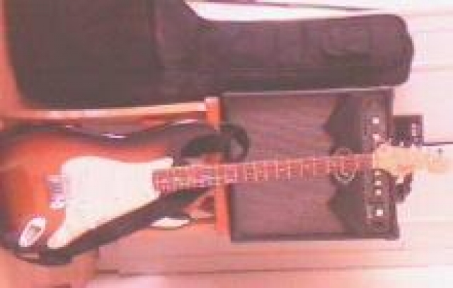 vds guitare elec.+ampli+housse et accordeur guitare acheter vendre